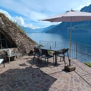 Zu - Lakeside Appartement Riva di Solto
